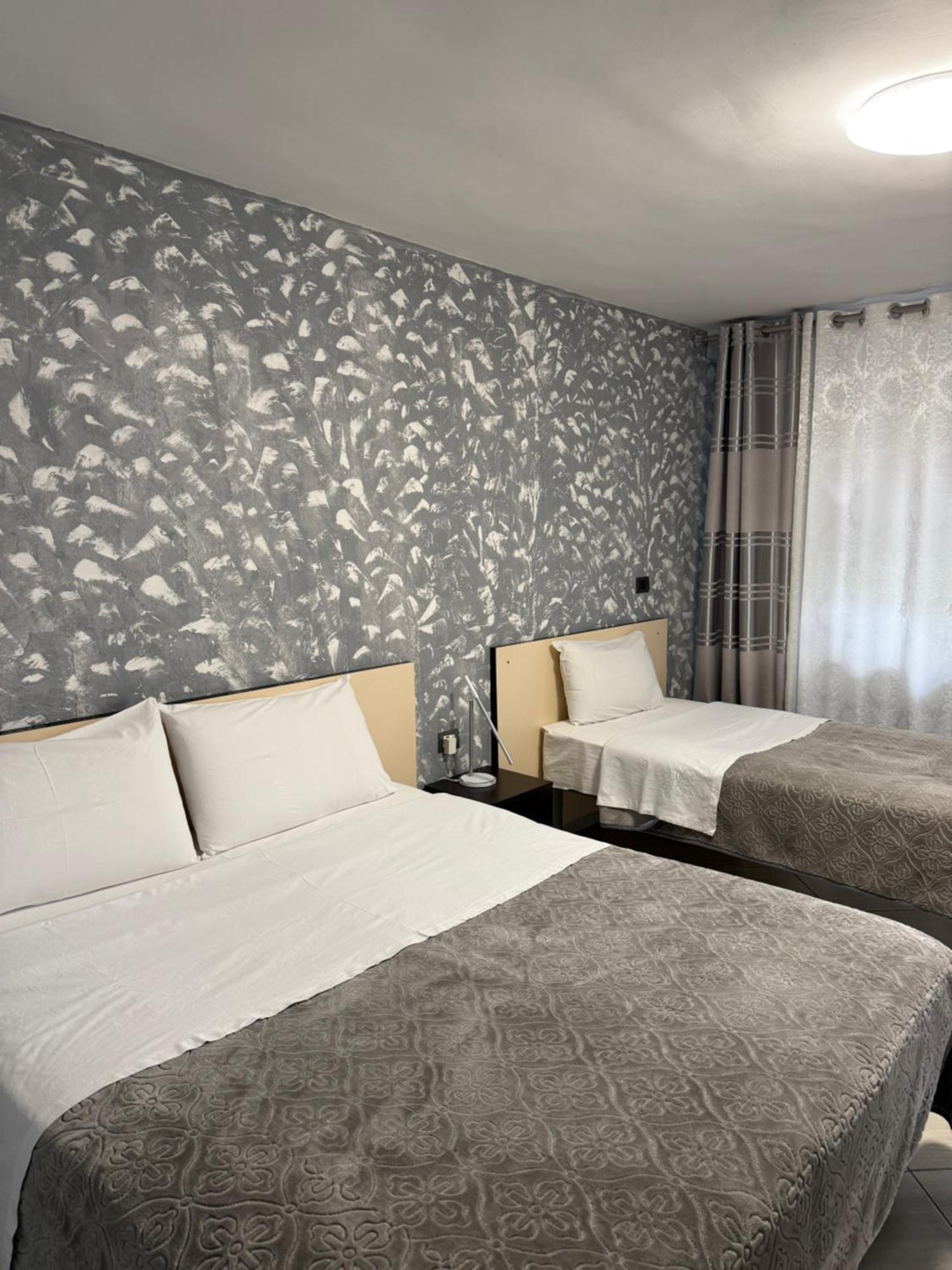Hotel M&S ティラナ エクステリア 写真